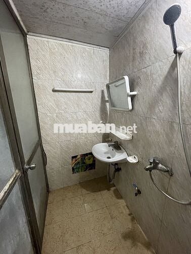 Phòng trọ  20m2 khép kín 19/615 Lĩnh Nam 2tr2