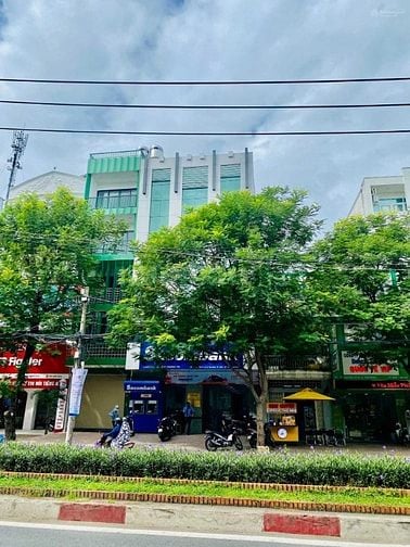 Bán nhà mặt tiền đường 30m BÀU CÁT, DT: 8X18m, 4 tấm, giá 65 tỷ