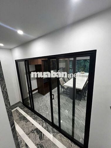 SIÊU PHẨM PHỐ TRẠM 7 TẦNG THANG MÁY – FULL NỘI THẤT GARA ÔTÔ CẠNH AEON