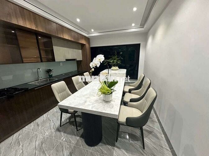 SIÊU PHẨM PHỐ TRẠM 7 TẦNG THANG MÁY – FULL NỘI THẤT GARA ÔTÔ CẠNH AEON