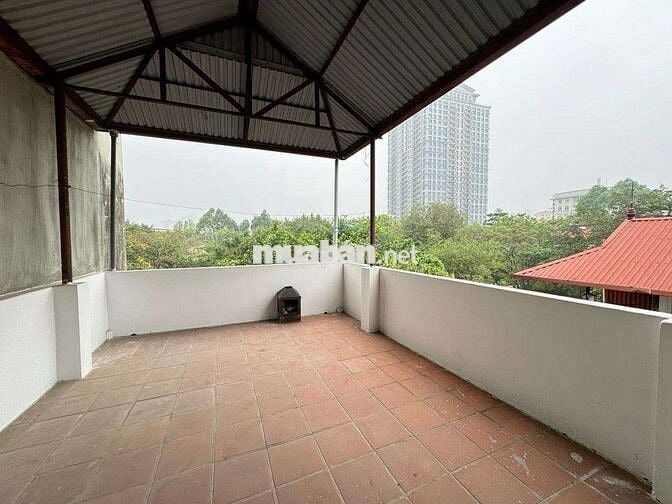 BÁN NHÀ KHU PHÂN LÔ ĐƯỜNG 800A DIỆN TÍCH 52M GIÁ 18TY Ô TÔ ĐỖ CỬA