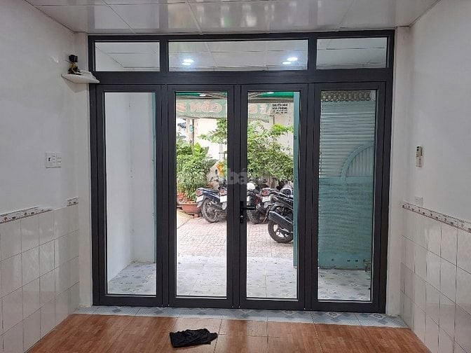 Bán căn chung cư cmt8 tầng trệt căn bìa