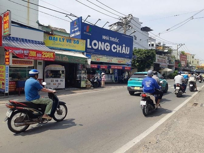 Bán nhà mặt tiền Đỗ Xuân Hợp tiện kinh doanh buôn bán đa nghành nghề.