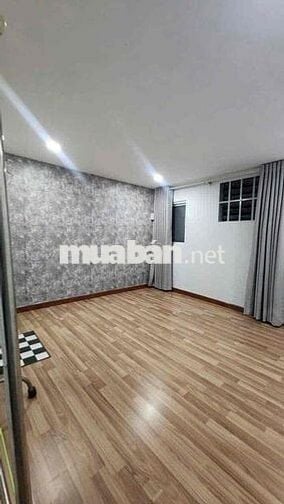 bán nhà Trần Hưng Đạo 18m2 chỉ 2ty950 tl