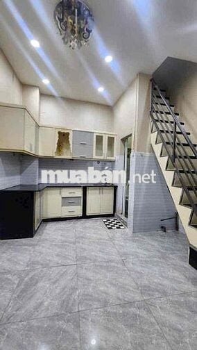 bán nhà Trần Hưng Đạo 18m2 chỉ 2ty950 tl