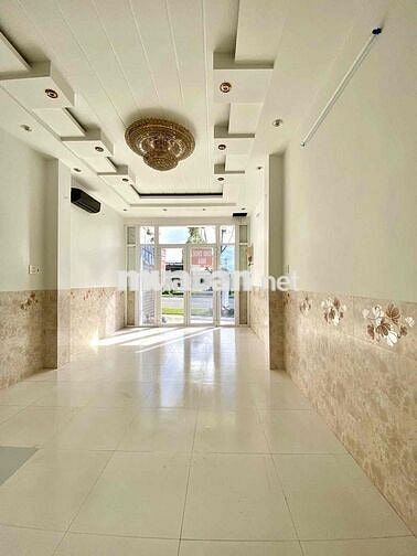 Nhà 3 Lầu Mặt Tiền Đường Võ Văn Kiệt Sẳn 4 Máy Lạnh