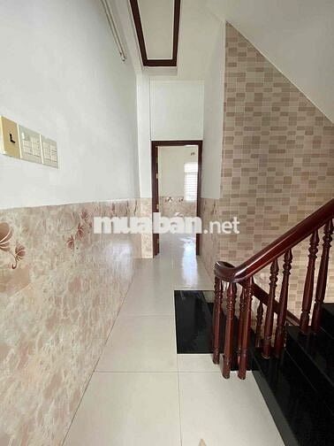 Nhà 3 Lầu Mặt Tiền Đường Võ Văn Kiệt Sẳn 4 Máy Lạnh