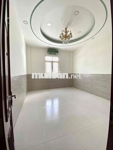 Nhà 3 Lầu Mặt Tiền Đường Võ Văn Kiệt Sẳn 4 Máy Lạnh