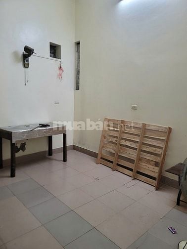 Cho Thuê nhà 3 tầng. Đằng sau trường Trí Đức 