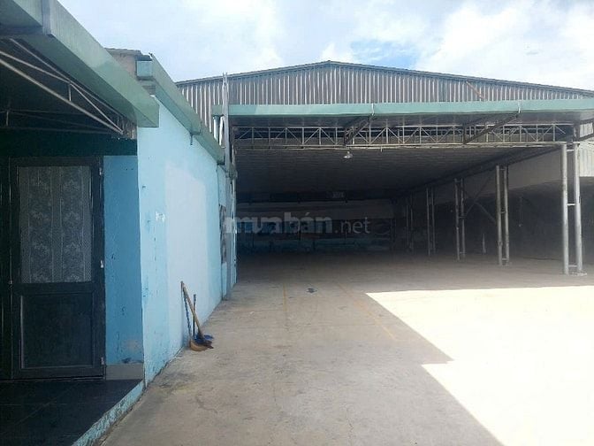 Cho thuê kho 630m², đường xe container vào tận nơi chân cầu Rạch Tra