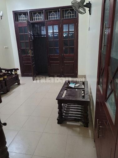 Cho Thuê nhà 3 tầng. Đằng sau trường Trí Đức 