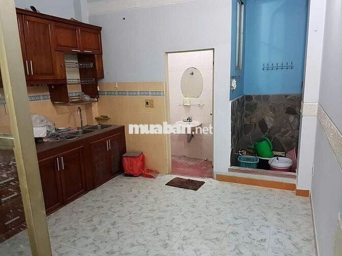 4PN, 4WC. Hẻm xe hơi 277/3A Nguyễn Chí Thanh, Q.5. DT 4x14m, 3 lầu ST