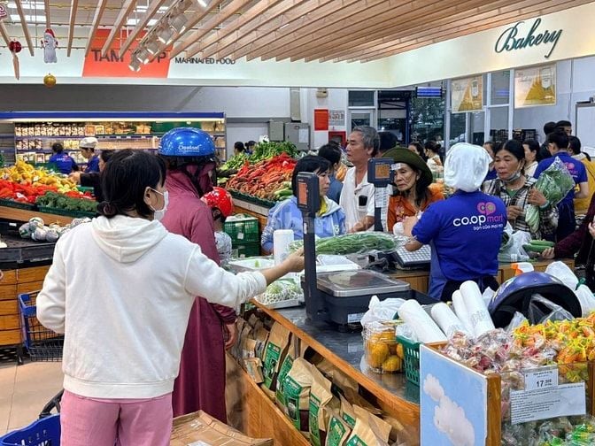 Bổ Sung Nhân Viên Lao Động Phổ Thông Dịp Tết Bán Hàng, Gói Hàng Tết