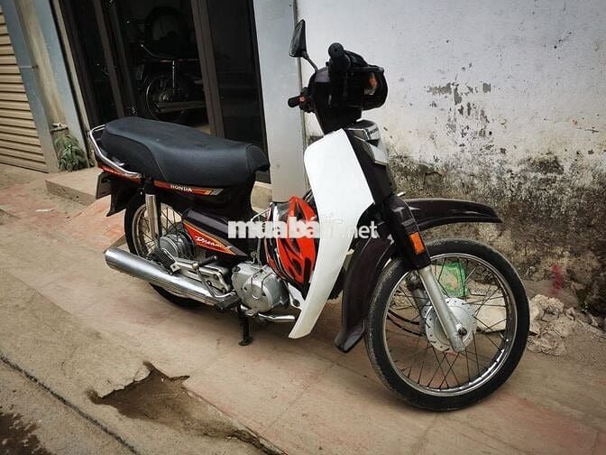 Honda Dream 2010 Trắng Đen