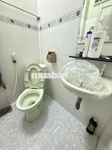 phòng  20 m2 đường hưng phu q8