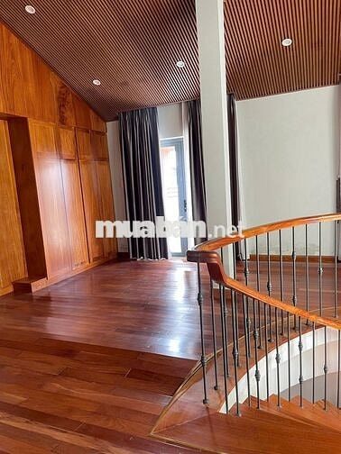 Cho thuê nhà Nguyên căn Góc Hoa Đào - Hoa Phượng Phú Nhuận