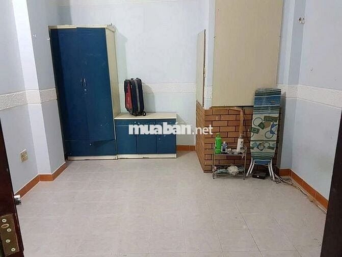 4PN, 4WC. Hẻm xe hơi 277/3A Nguyễn Chí Thanh, Q.5. DT 4x14m, 3 lầu ST