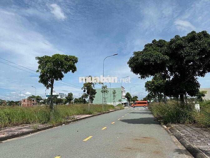 Mega city Bến Cát bán rẻ lô A14 dt 124m2 chỉ 1 tỷ bao phí sang tên