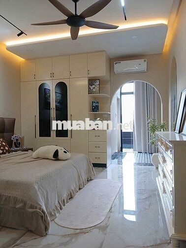 Nhà dt108m2 đúc 5 tầng 8pn thang máy hẻm 12m đg Lê Văn Quới,Q.Bình Tân