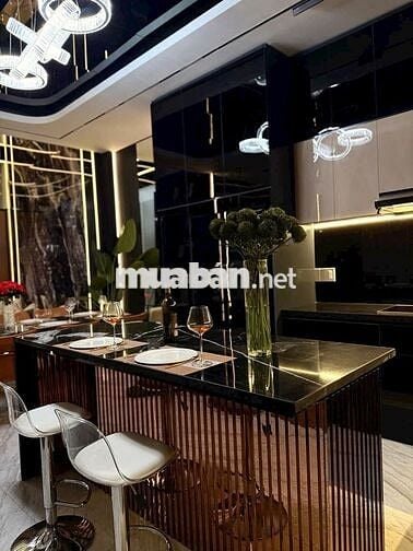 Nhà dt108m2 đúc 5 tầng 8pn thang máy hẻm 12m đg Lê Văn Quới,Q.Bình Tân