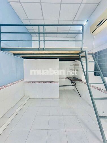 2tr6 lầu 2. 2tr7 trệt. Ở được luôn.