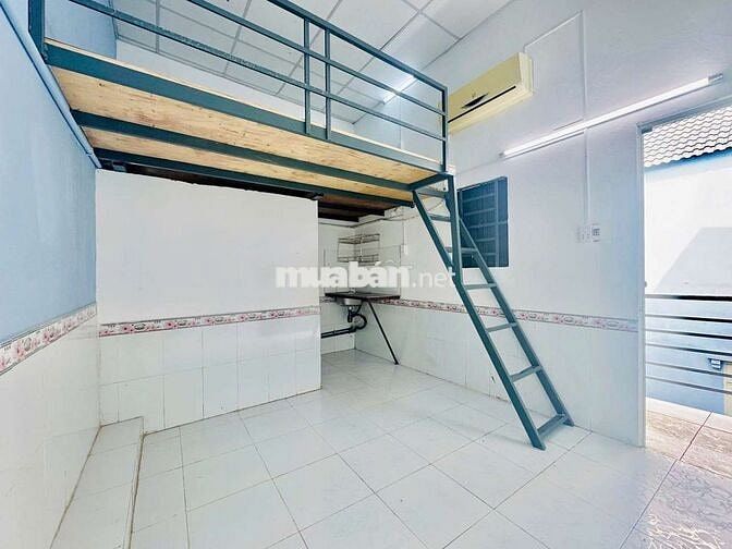 2tr6 lầu 2. 2tr7 trệt. Ở được luôn.