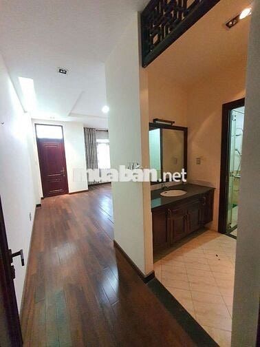 Mặt tiền Lê Thị Hồng 5x20, hầm 3 lầu ,5pn 6wc , thích hợp làm VPCT