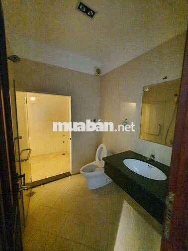 Mặt tiền Lê Thị Hồng 5x20, hầm 3 lầu ,5pn 6wc , thích hợp làm VPCT