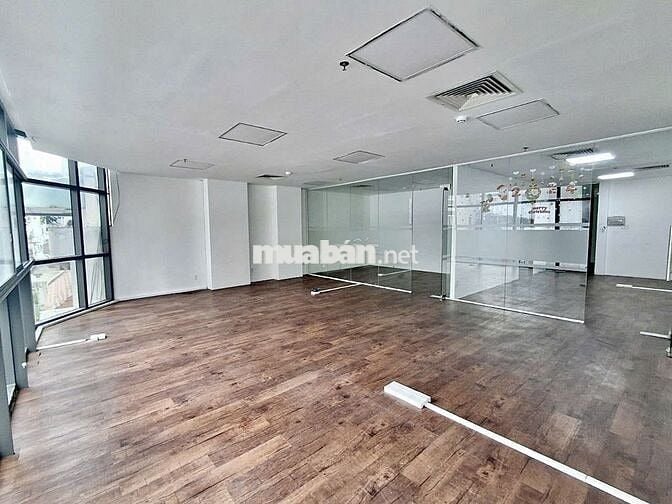 Cho thuê Mặt bằng Văn Phòng to rộng - 105 Cô Giang Q1 giá ưu đãi