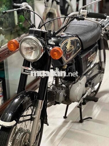 Honda CD50 màu Đen