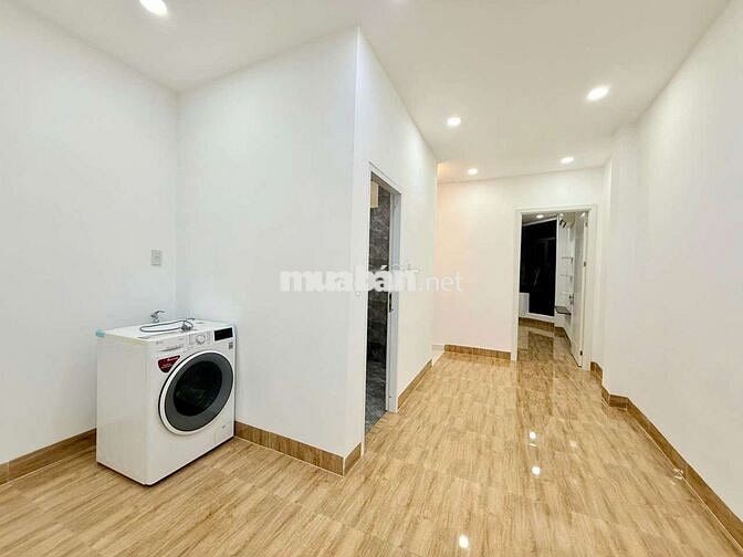 Giá 4.5 tỷ- Nhà Mái Thái trung tâm Phước Hải Nha  Trang