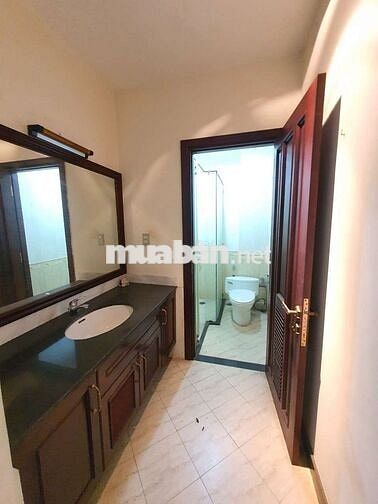 Mặt tiền Lê Thị Hồng 5x20, hầm 3 lầu ,5pn 6wc , thích hợp làm VPCT