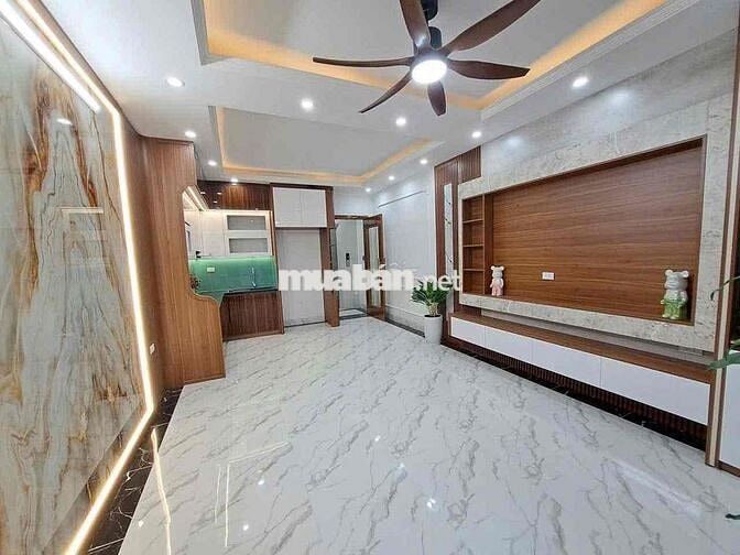 Tài Chính 9-10 Tỷ Tìm Nhà Cầu Giấy Thang Máy Gọi Ngay Em Nhé