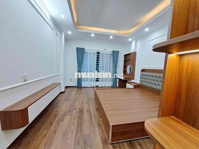 Tài Chính 9-10 Tỷ Tìm Nhà Cầu Giấy Thang Máy Gọi Ngay Em Nhé