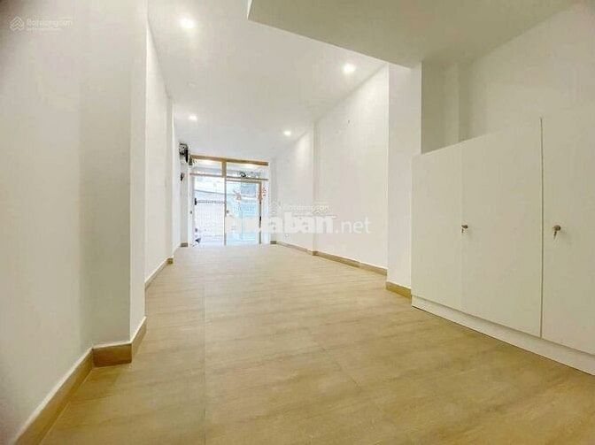 !! CHO THUÊ MẶT TIỀN HÀM NGHI- VỈA HÈ LỚN - RỘNG 45M2 - GẦN BITEXCO!!