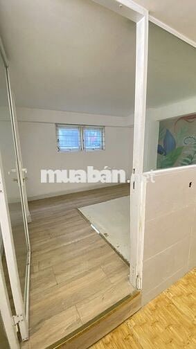 Nhà Mặt Tiền Đường Bạch Mã Tiện Ở + VP Công Ty