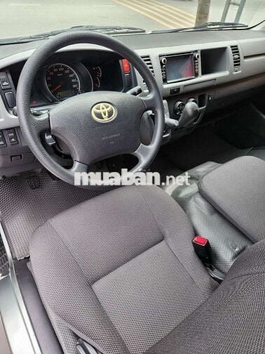 Tải Van Toyota Hiace 2011  6N/810kg- mơi 46000 km