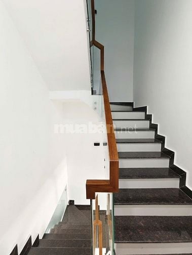 Cần bán Đất Nhà mặt tiền đường container - Vị trí trung tâm siêu đẹp