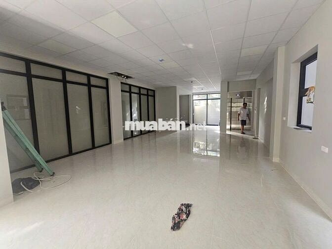 CHO THUÊ TÒA NHÀ NGAY NGÃ TƯ MẶT TIỀN TÔ HIẾN THÀNH - THÀNH THÁI Q10