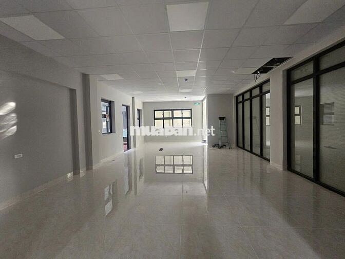 CHO THUÊ TÒA NHÀ NGAY NGÃ TƯ MẶT TIỀN TÔ HIẾN THÀNH - THÀNH THÁI Q10