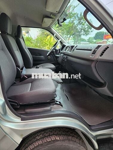 Tải Van Toyota Hiace 2011  6N/810kg- mơi 46000 km