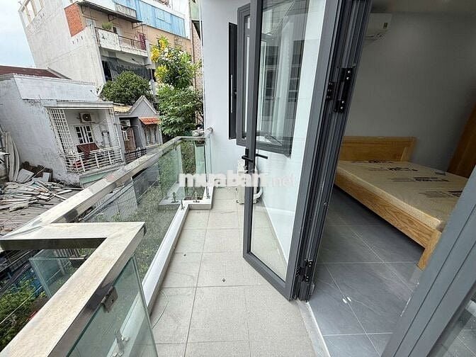 CĂN HỘ DỊCH VỤ GẦN LANDMARK 81 STUDIO BAN CÔNG THOÁNG UNG VĂN KHIÊM