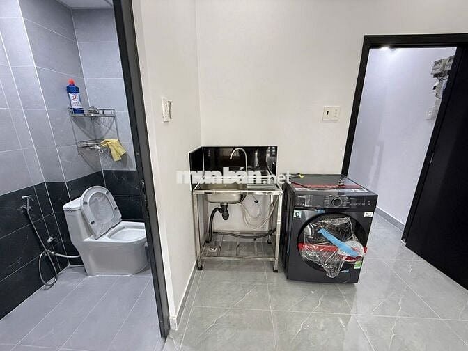 CĂN HỘ DỊCH VỤ GẦN LANDMARK 81 STUDIO BAN CÔNG THOÁNG UNG VĂN KHIÊM