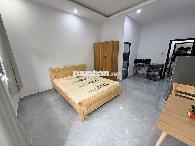 CĂN HỘ DỊCH VỤ GẦN LANDMARK 81 STUDIO BAN CÔNG THOÁNG UNG VĂN KHIÊM