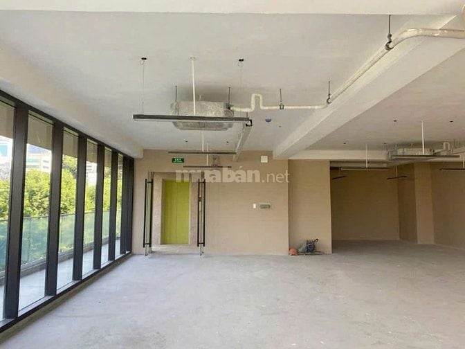 Cho thuê nhà nguyên căn Góc Hai mặt tiền Ngay Phan xích Long Và Hoa Sứ