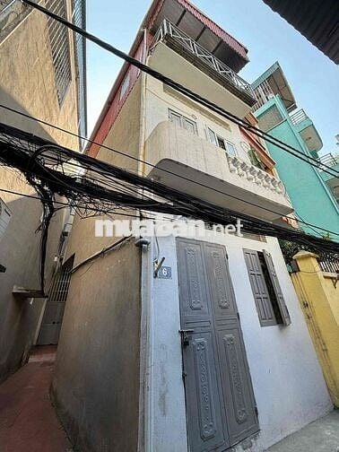 Bán Nhà 3 Tầng Cũ, Xe 3 Gác Đỗ Cửa. Diện Tích 26m2, Sổ Đỏ Chính Chủ.