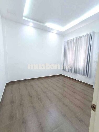 CHO THUÊ NHÀ NGANG 8 DÀI 15, SÂN ĐẬU 2 OTO. 3TẦNG 3PN 2WC ĐƯỜNG 24 LĐ