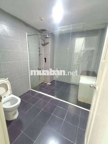 CHO THUÊ NHÀ NGANG 8 DÀI 15, SÂN ĐẬU 2 OTO. 3TẦNG 3PN 2WC ĐƯỜNG 24 LĐ