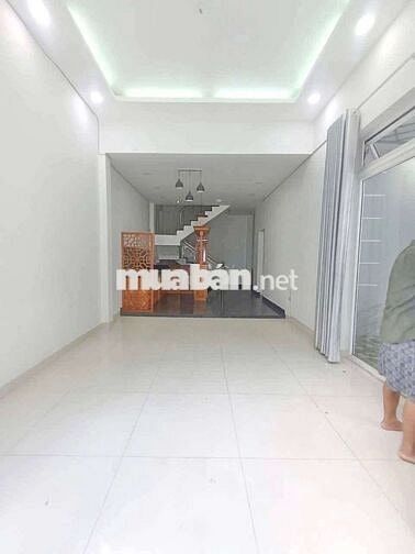 CHO THUÊ NHÀ NGANG 8 DÀI 15, SÂN ĐẬU 2 OTO. 3TẦNG 3PN 2WC ĐƯỜNG 24 LĐ