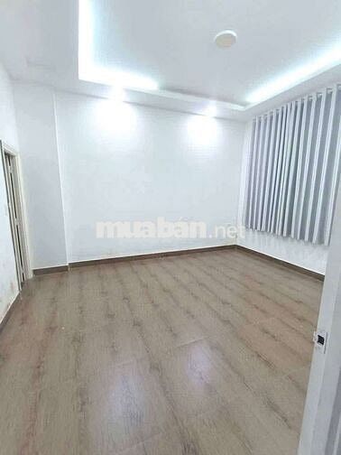 CHO THUÊ NHÀ NGANG 8 DÀI 15, SÂN ĐẬU 2 OTO. 3TẦNG 3PN 2WC ĐƯỜNG 24 LĐ